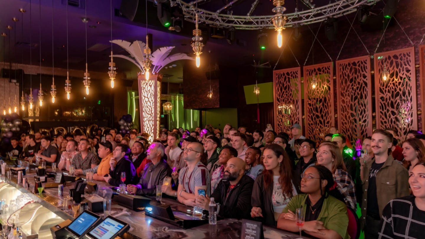 Gallery 04 - Crowded bar / watch party